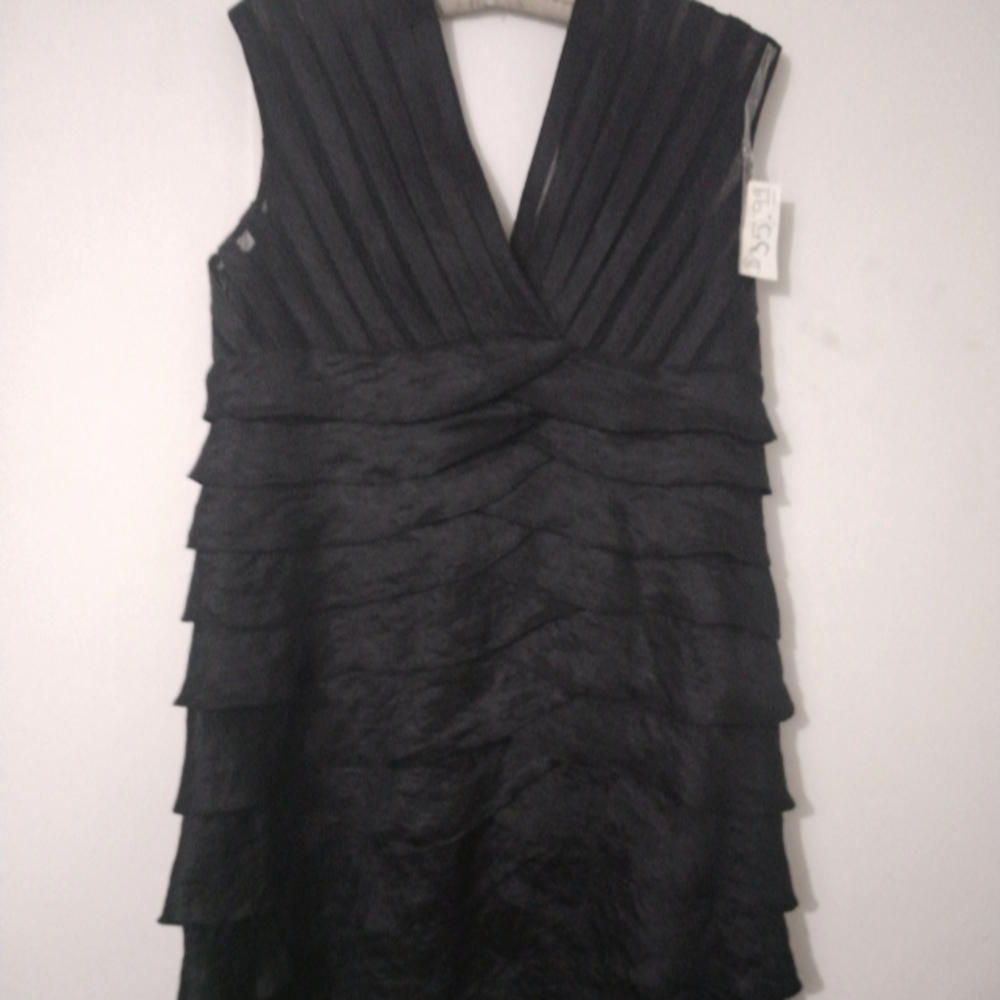 Scarlett Nite Size 16 'Little Black Dress'